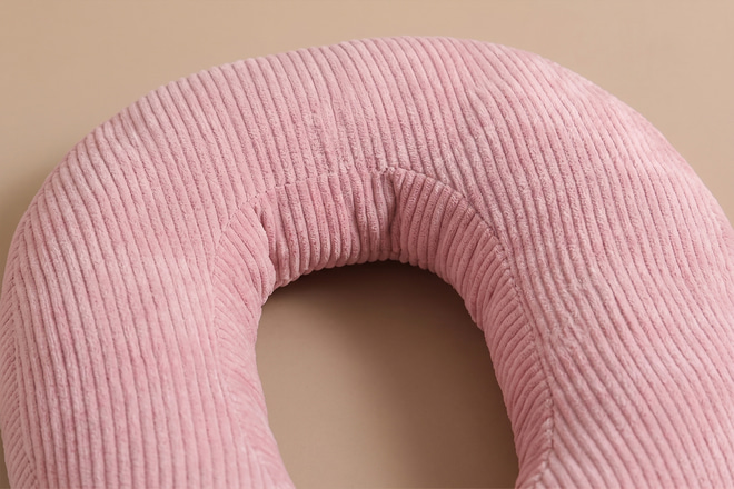 Cuscino Lettera O - Velluto a Coste Rosa
