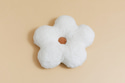 Coussin Marguerite Bouclé – Blanc