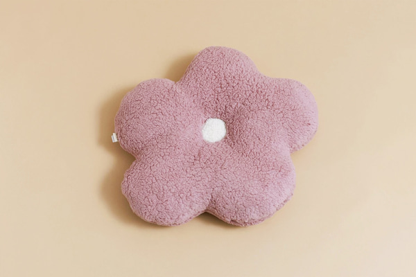 Coussin Marguerite Bouclé – Rose