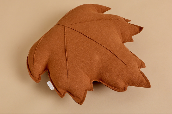 Cojín Hoja de Otoño de Lino – Caramelo