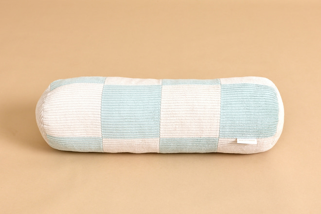 Cojín Cilíndrico de Pana con Estampado de Cuadros – Verde Agua