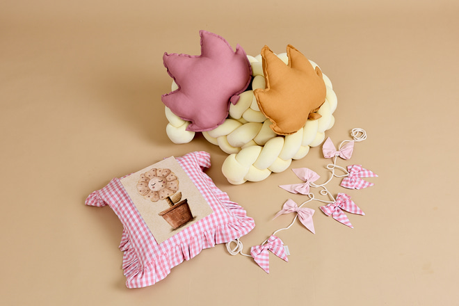 Coussin Feuille d’Érable en Lin Blush