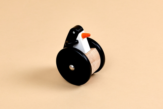 Pingouin en bois à bascule - Noir