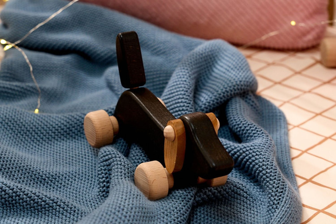 Gioco in legno – Bassotto Nero - 3
