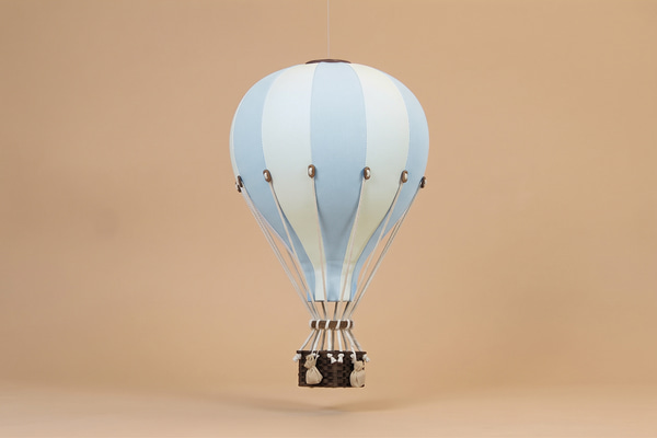 Balon na ogrzane powietrze w kolorze niebieskim i écru - 1