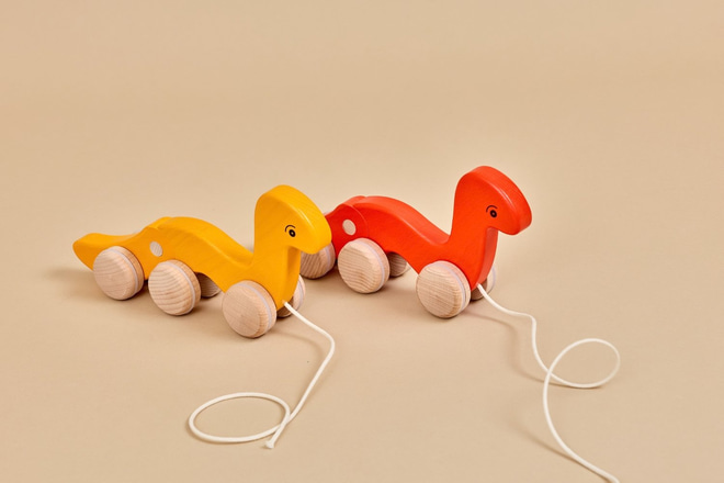 Jouet en bois - Chenille à roulettes Jaune - 8