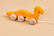 Jouet en bois - Chenille à roulettes Jaune - 1