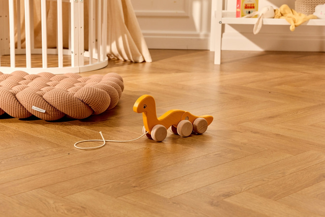 Juguete de Madera – Oruga con Ruedas Amarillo - 2