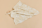 Mušelínová plienka s dreveným krúžkom – Daisy - 1