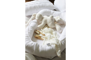 White Linen Bed Reducer