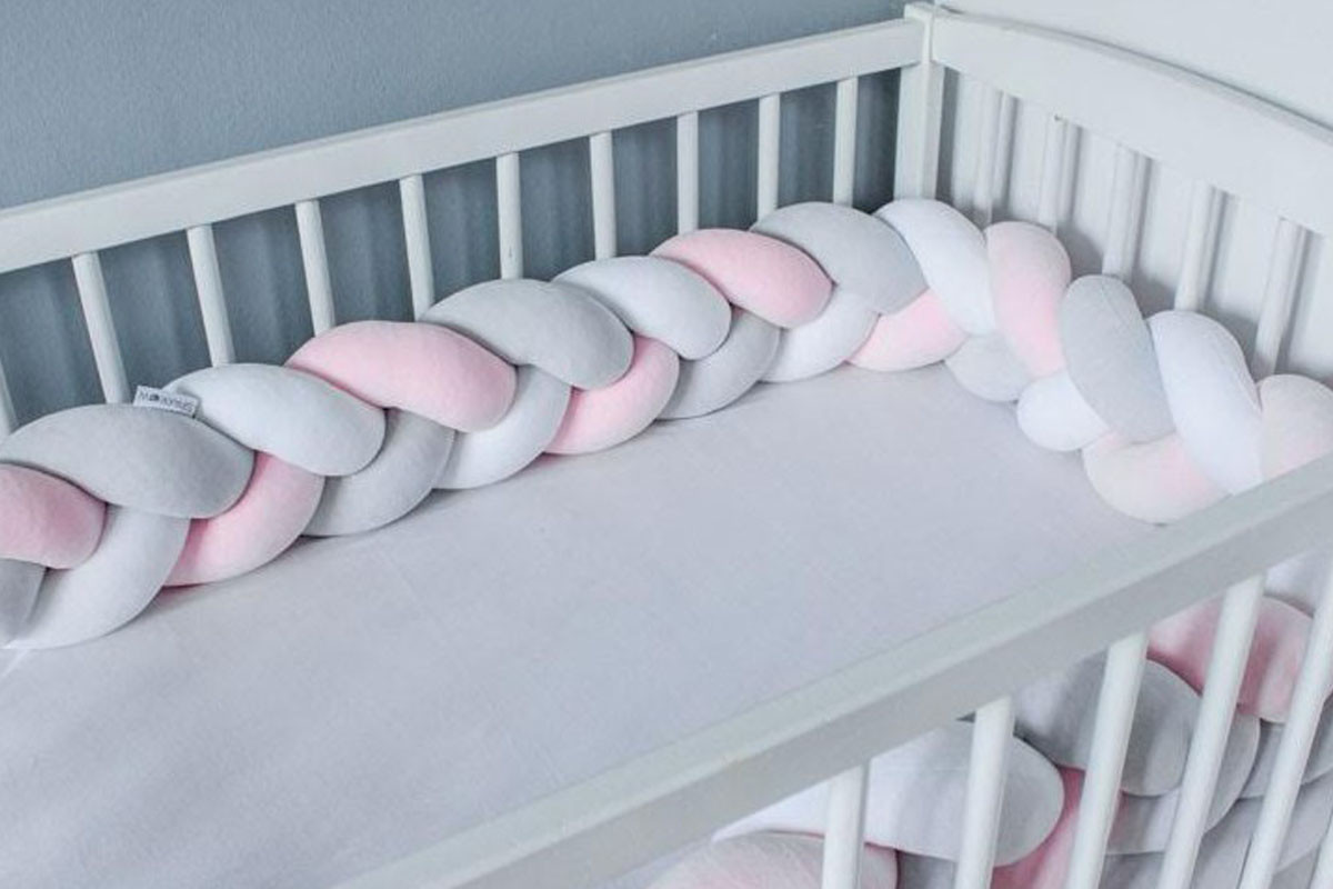 Light Grey and Pink Bed Bumper - 3 Ropes