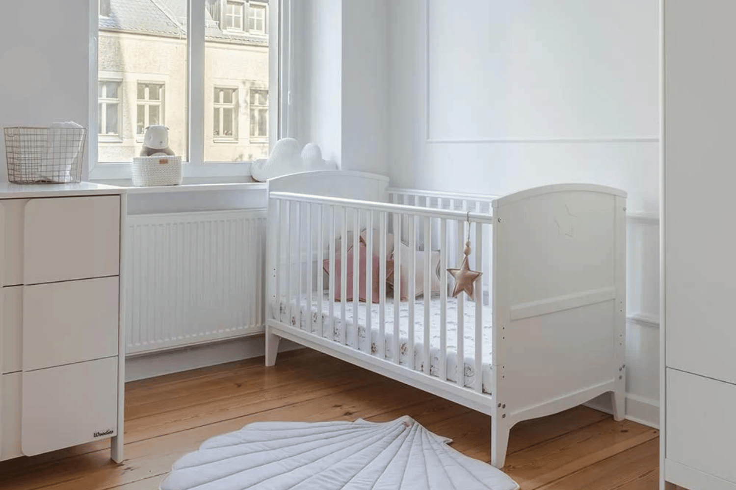 Babybett Starlight Cot 140x70 - Weiß