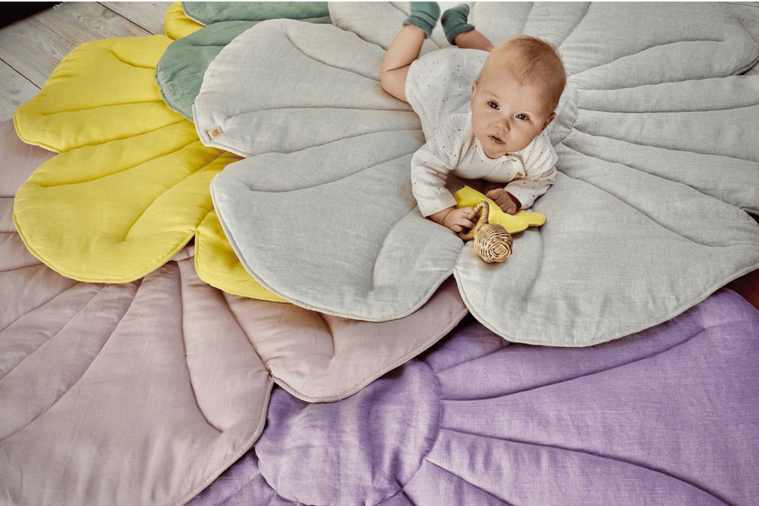 Mint Flower Velour Mat