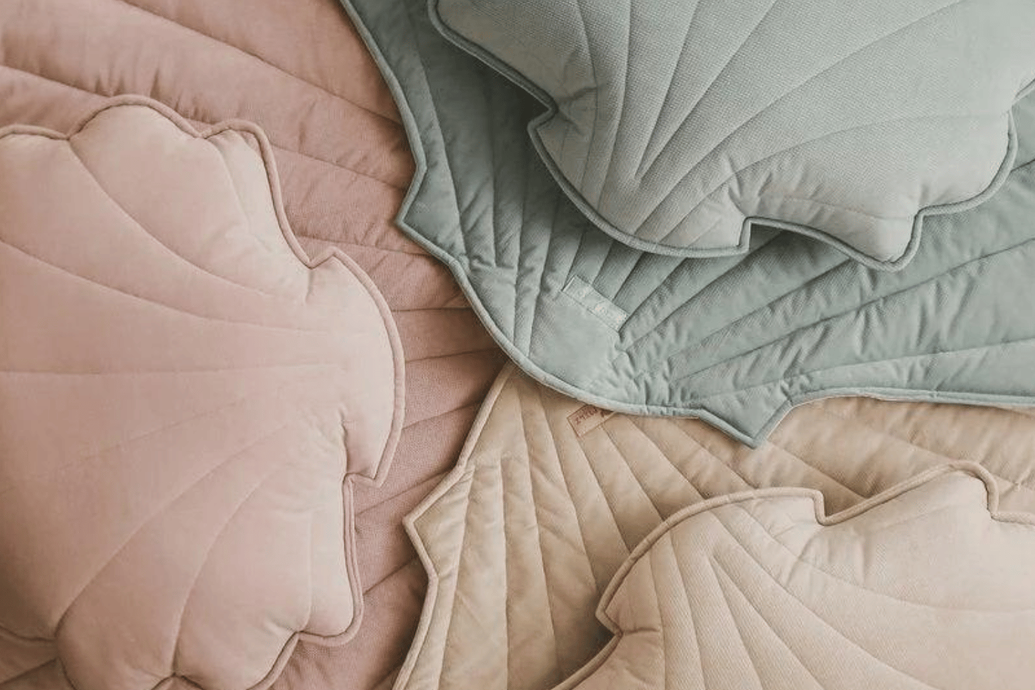 Velour Mat Mint Shell