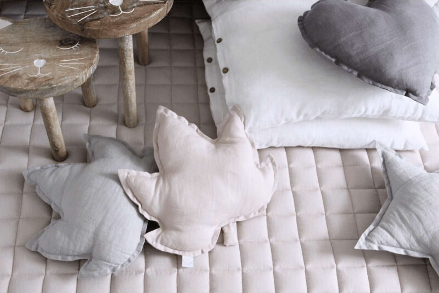 Coussin Feuille d’Érable en Lin Blush