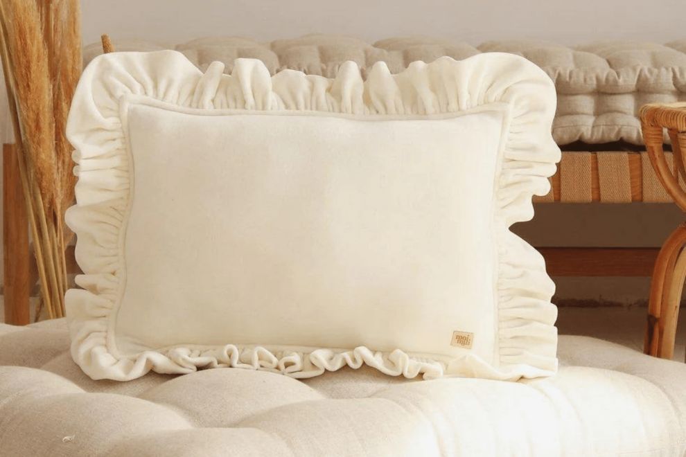 Cuscino con Balze in Velluto Soft Bianco
