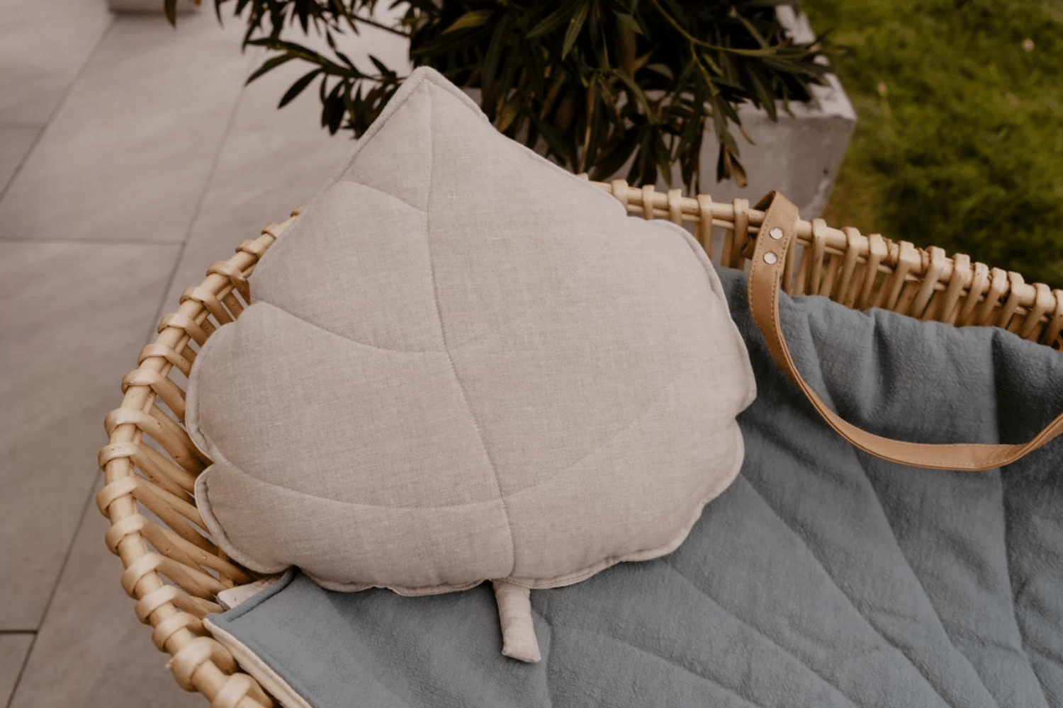 Coussin Feuille en Lin Naturel