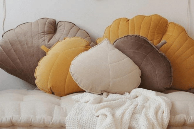 Coussin Feuille en Velours Beige Cream