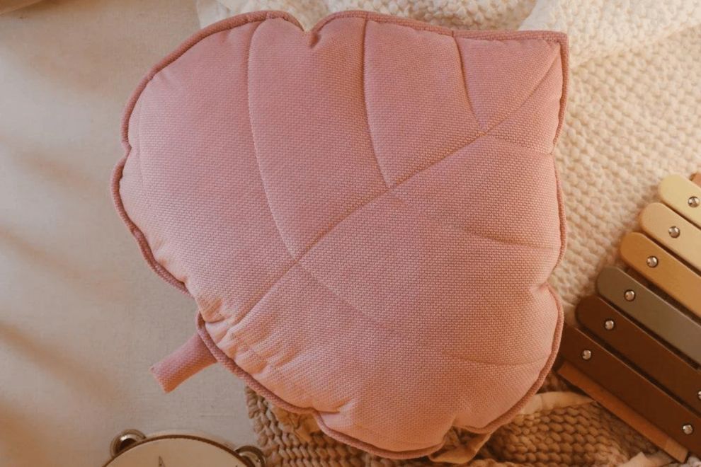 Cuscino foglia in Velluto Powder Pink