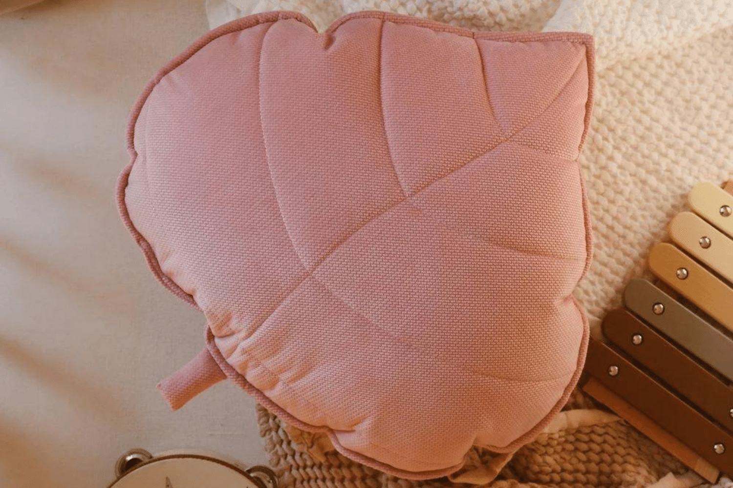 Cojín de Terciopelo Hoja Powder Pink