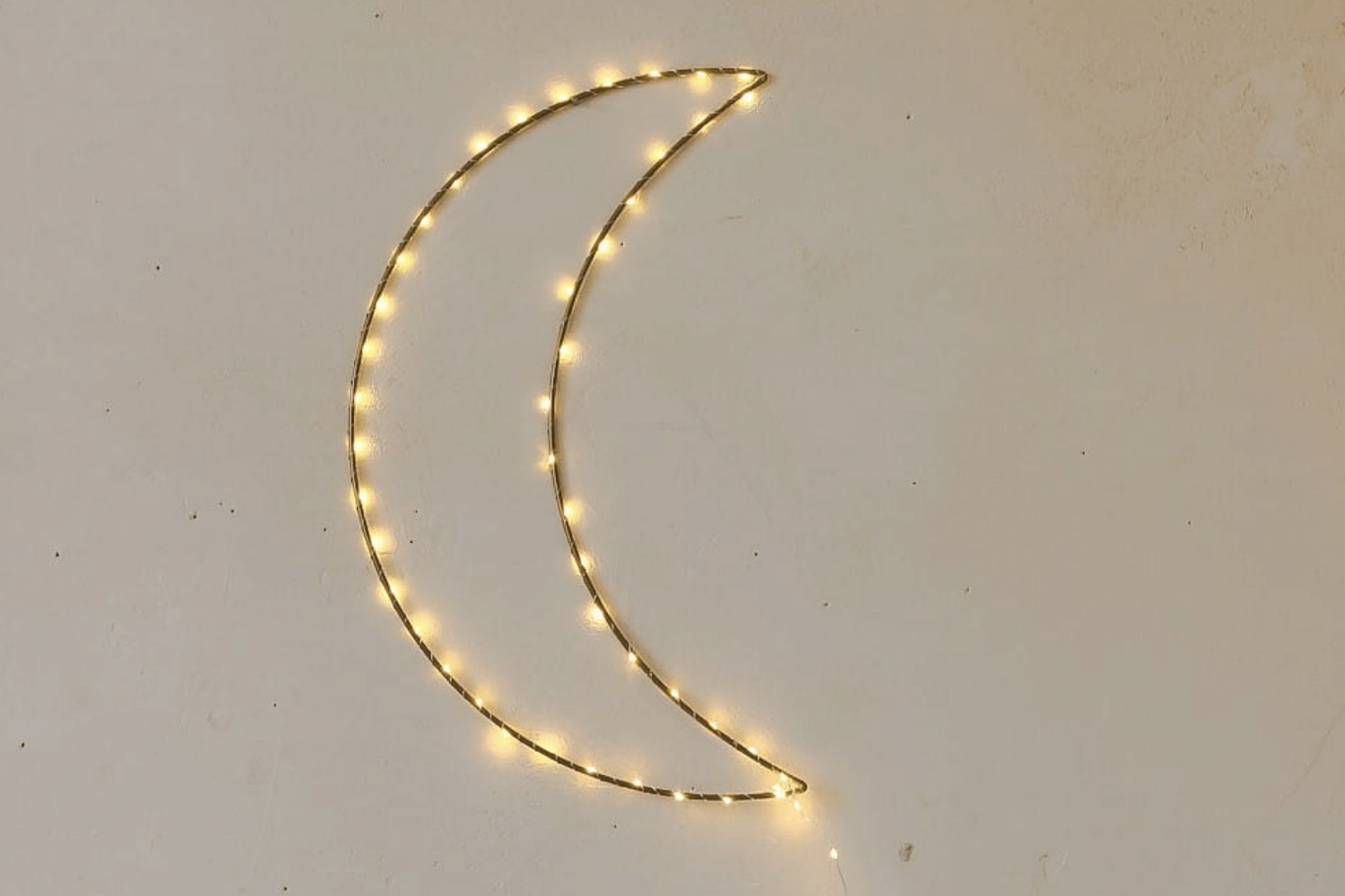 Metal Wire LED Light - Crescent Moon