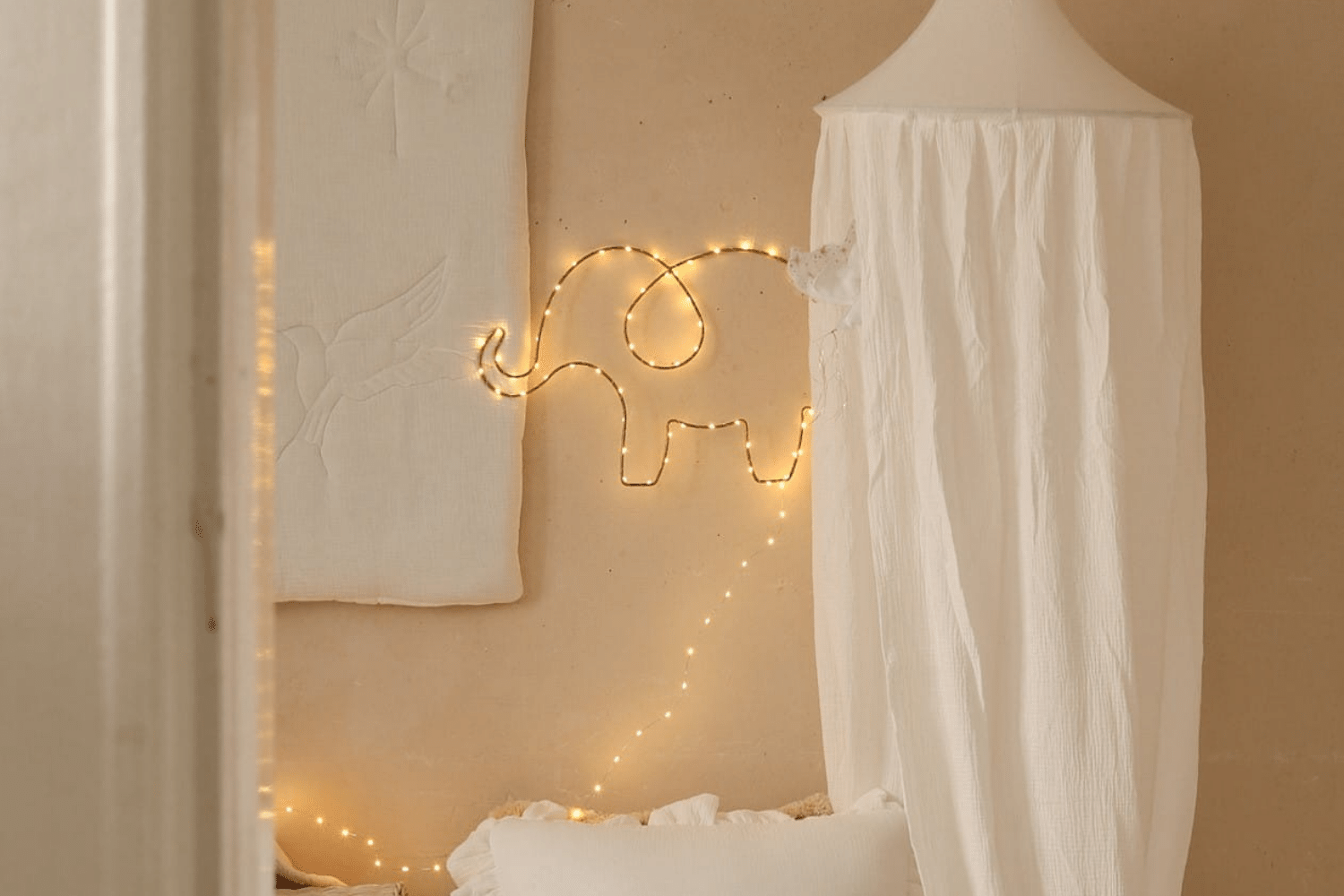 Metal Wire LED Light - Elephant