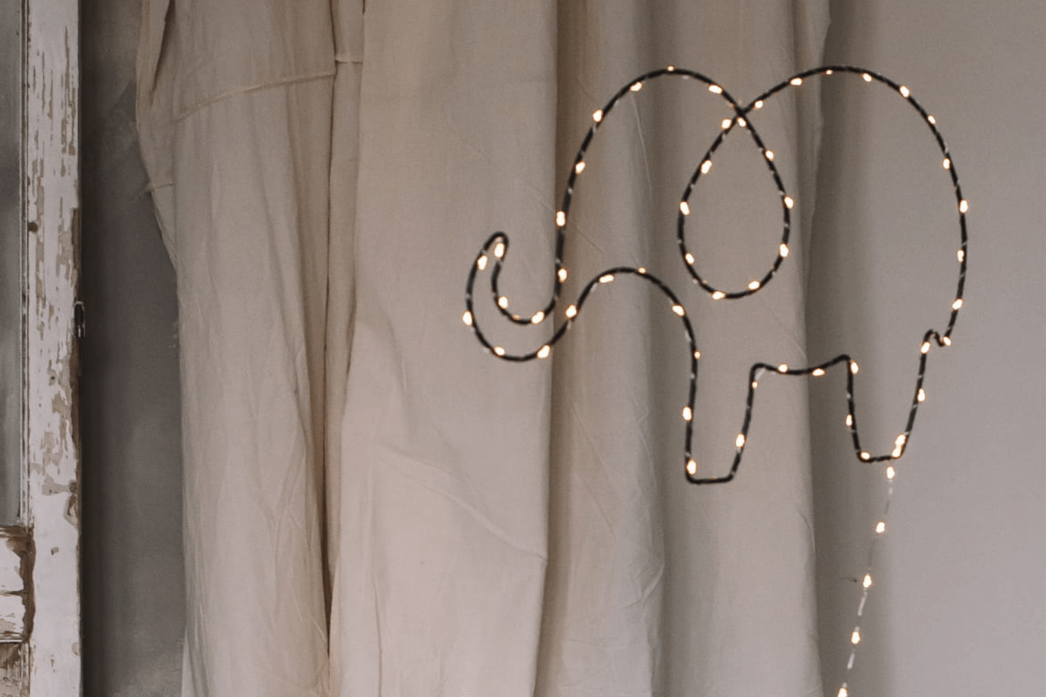 Metal Wire LED Light - Elephant