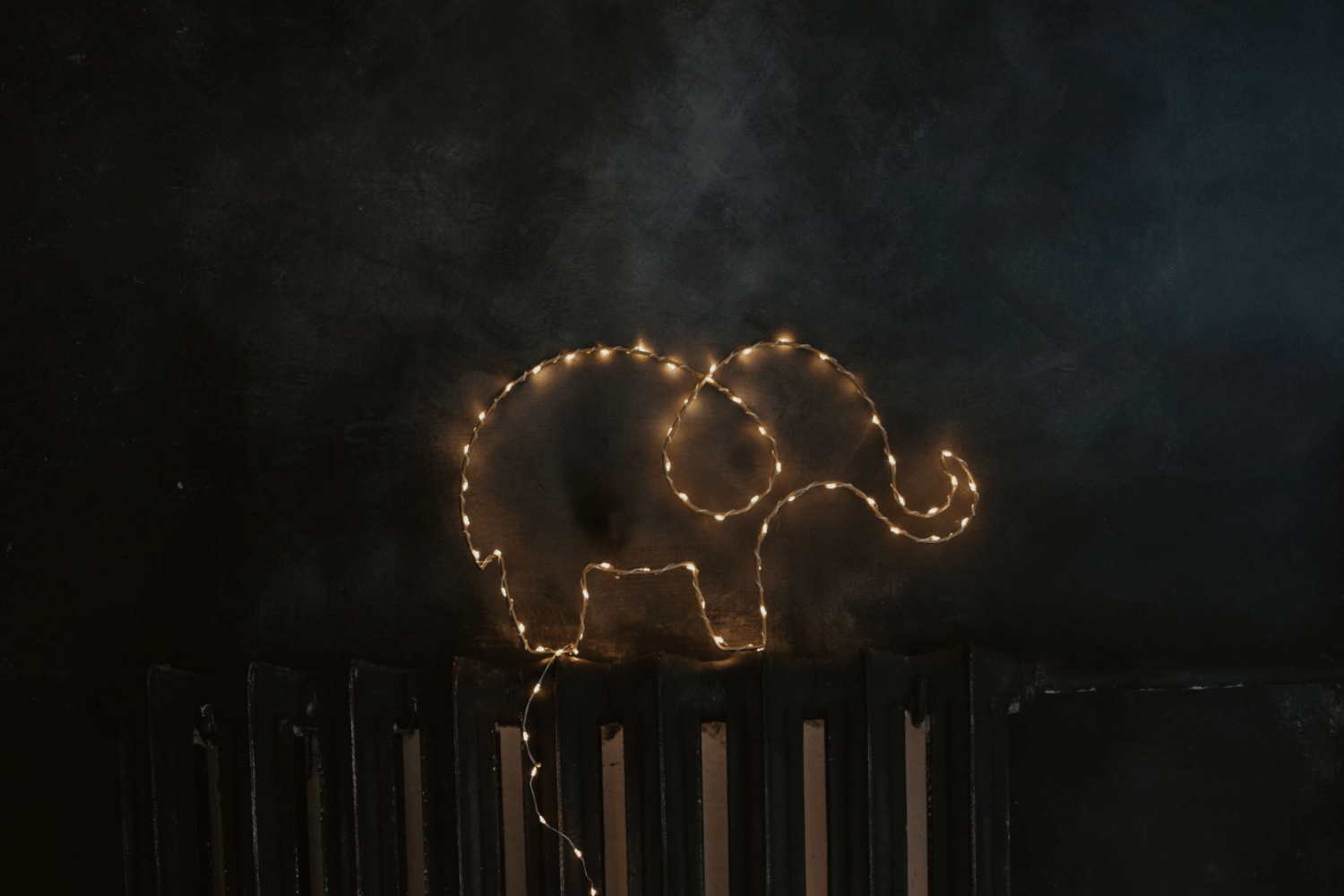 Metalldraht-LED-Leuchte - Elefant