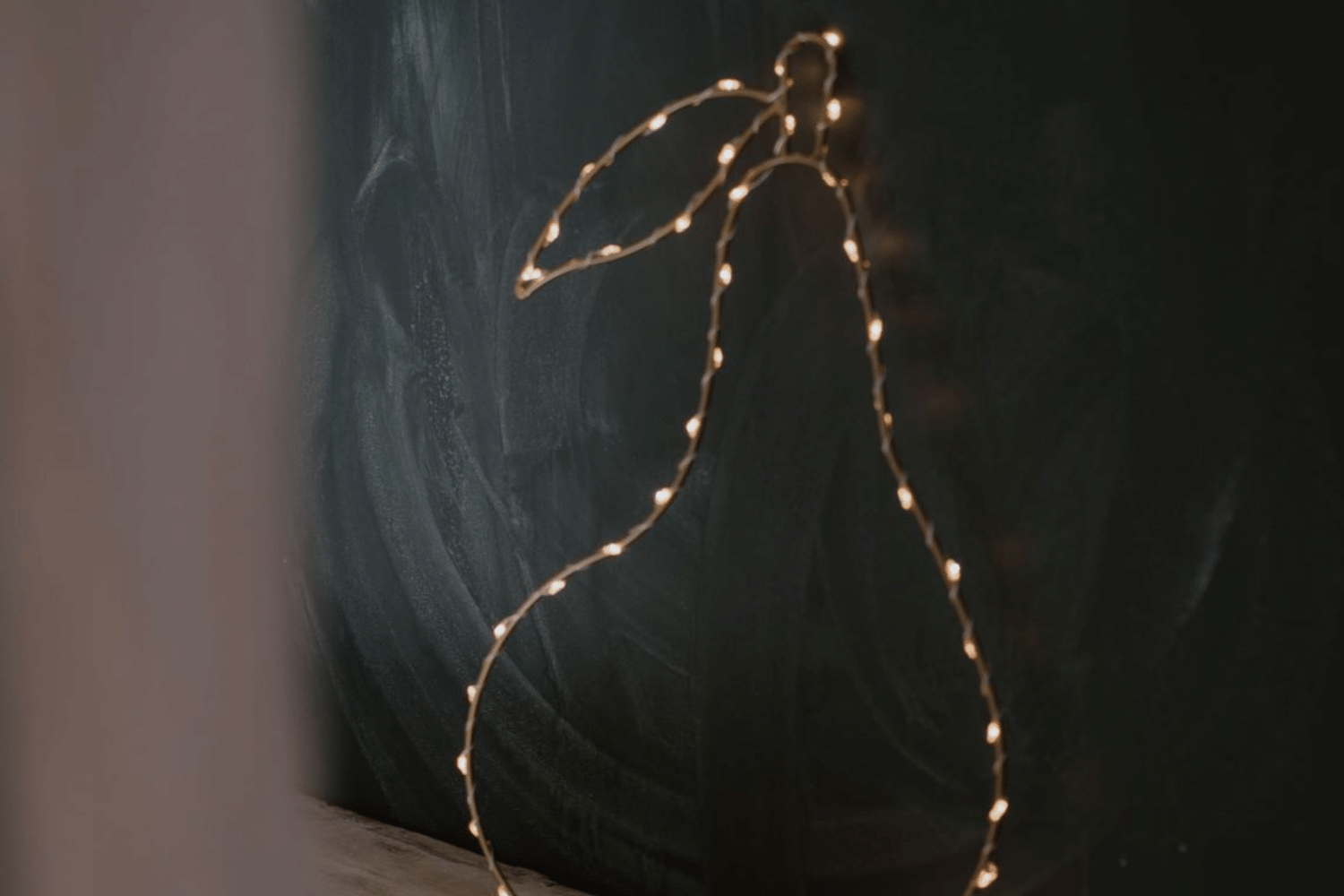 Metal Wire LED Light - Pear