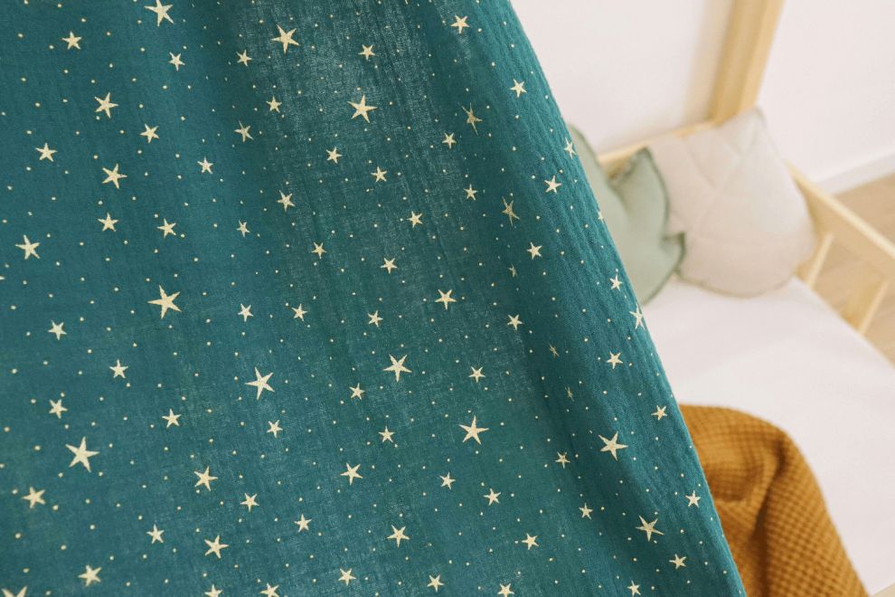 Véu de cama casinha Verde escuro com estrelas douradas - Modelo K