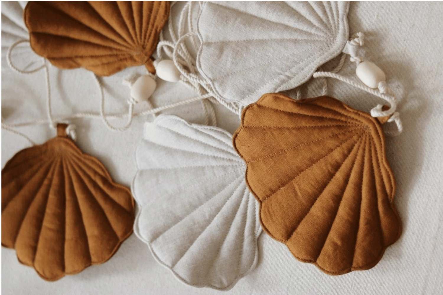 Linen Shell Garland Caramel