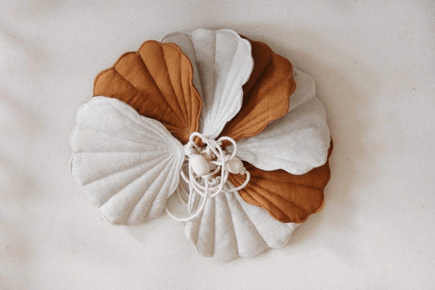 Linen Shell Garland Caramel