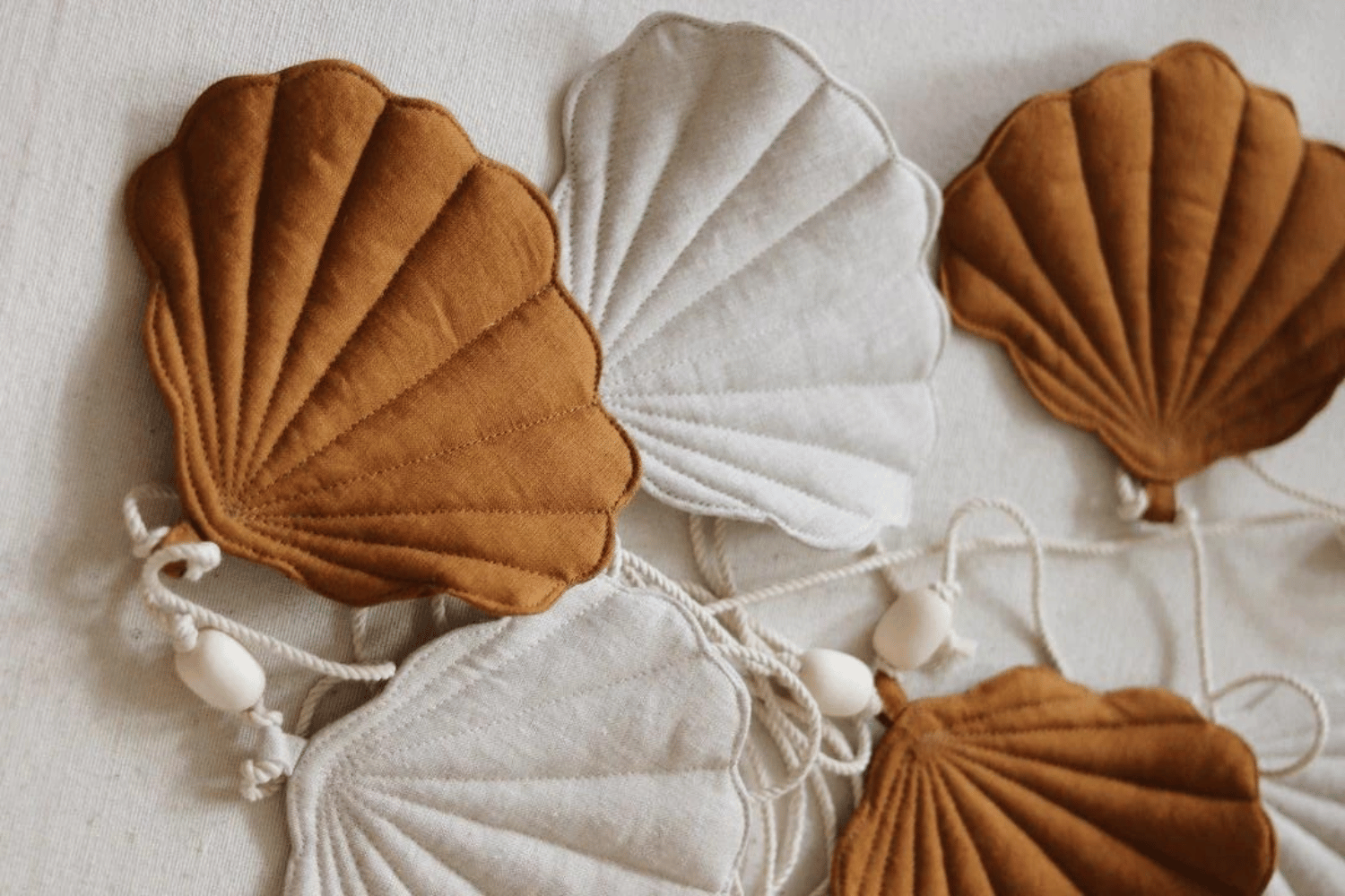 Linen Shell Garland Caramel