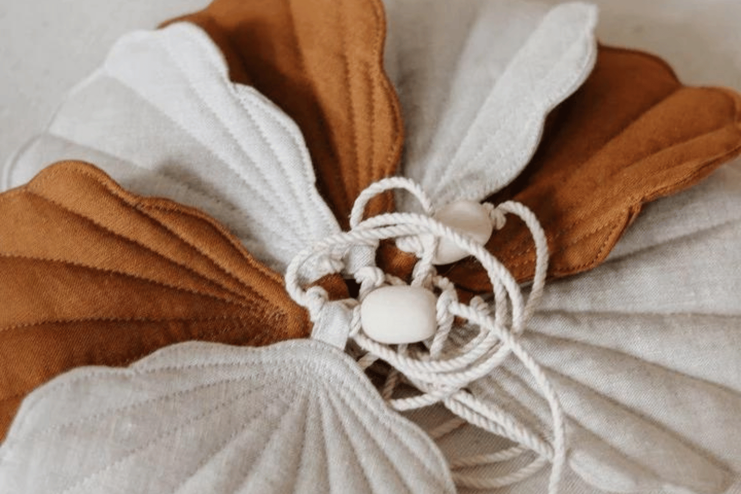 Linen Shell Garland Caramel