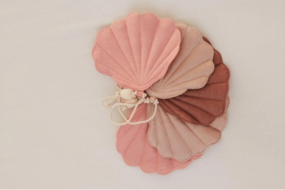 Linen Shell Garland Pink 