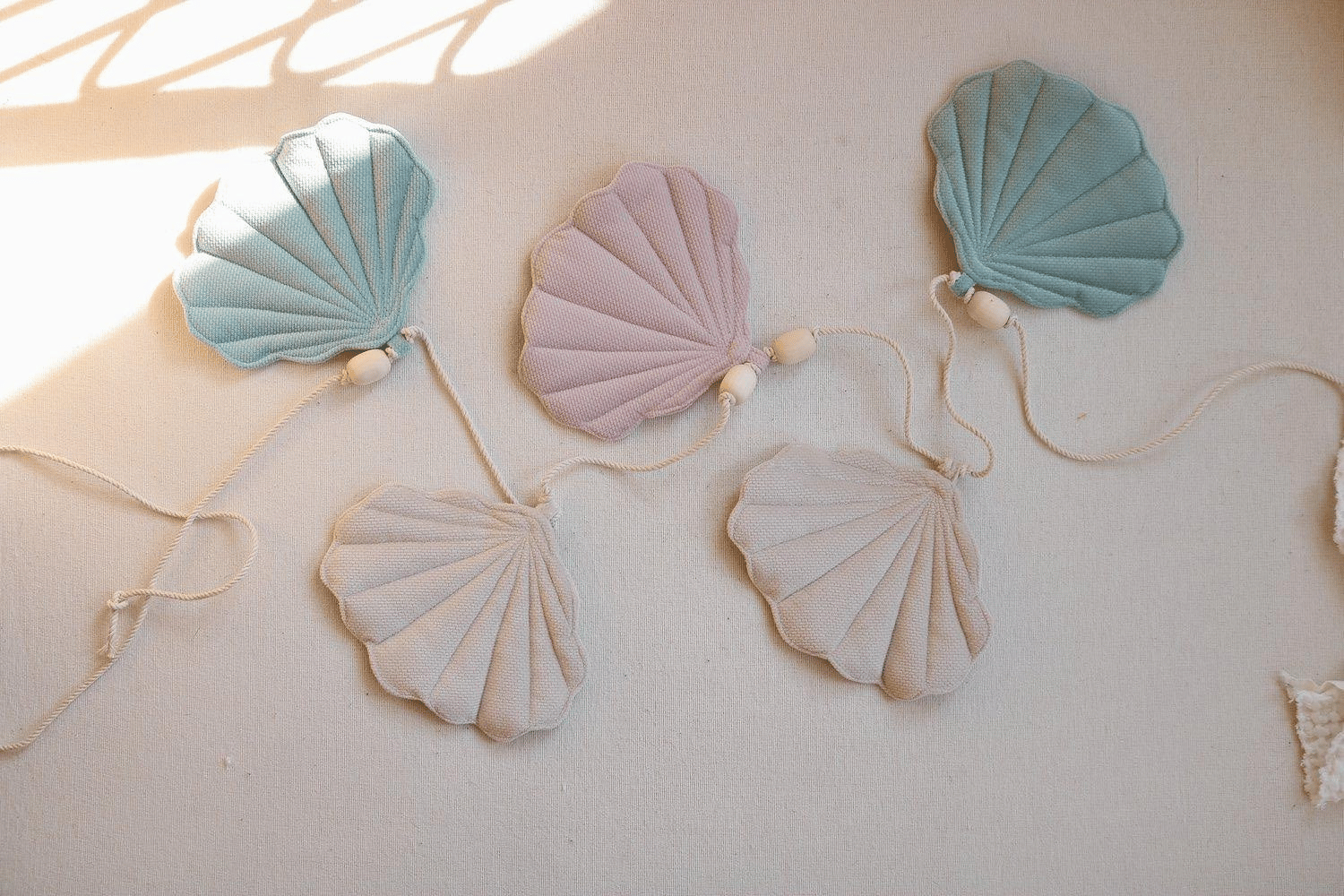 Velour Shell Garland Late Summer