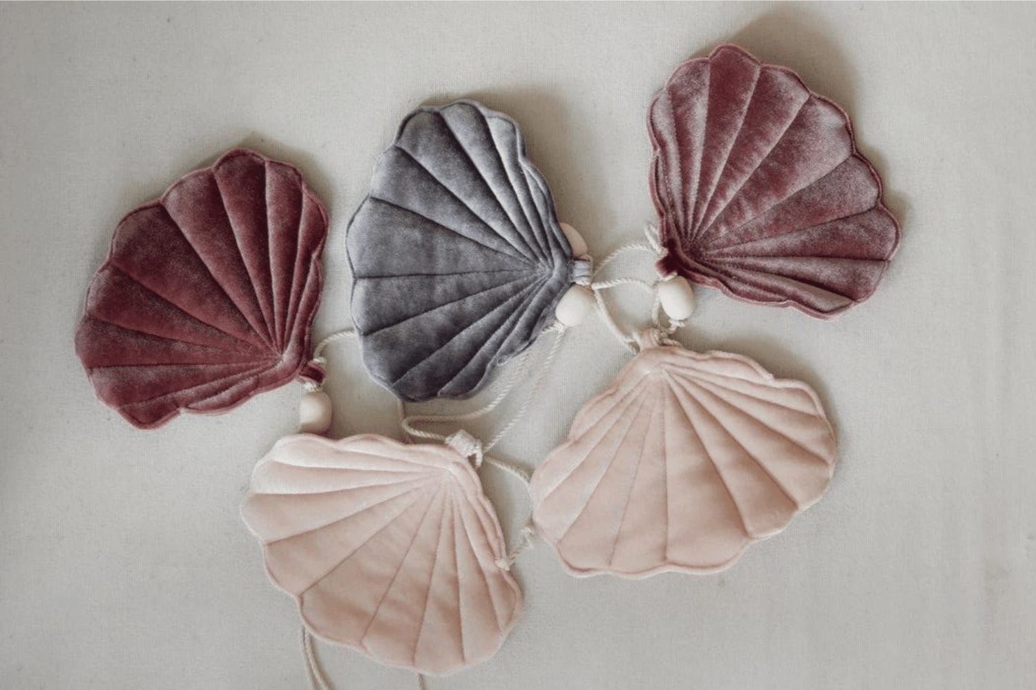 Velour Shell Garland Cosmic Pearl 