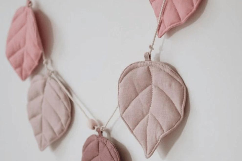 Linen Leaf Garland Pink 