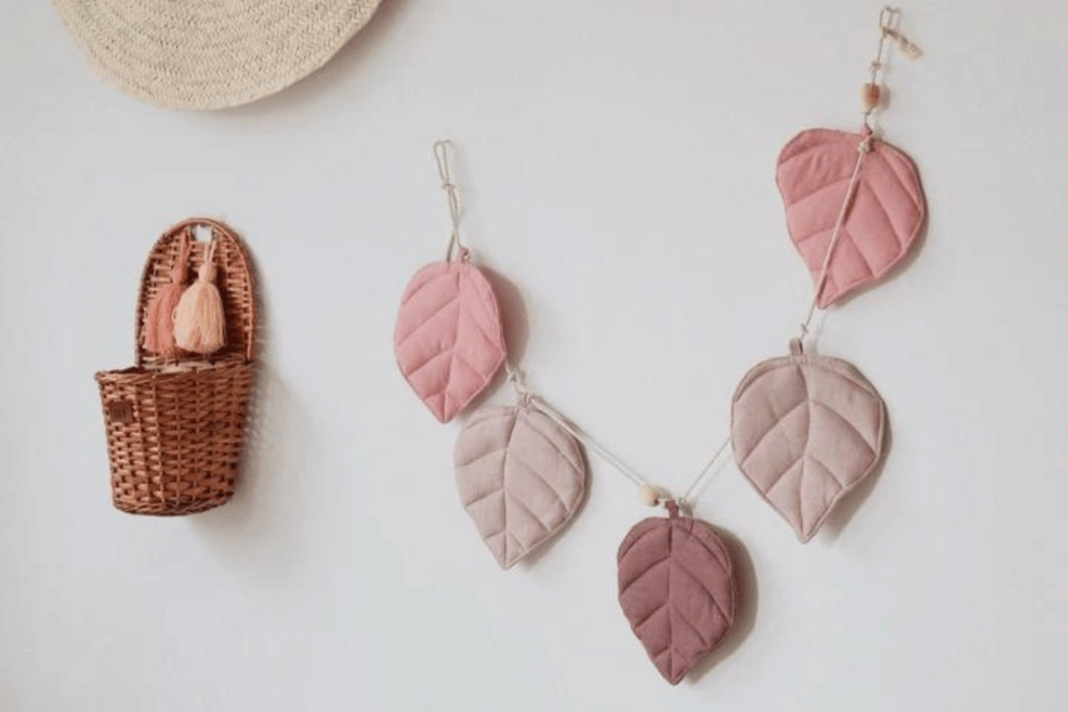 Linen Leaf Garland Pink 