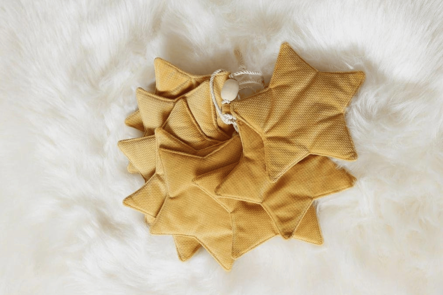 Velour Stars Garland Honey 