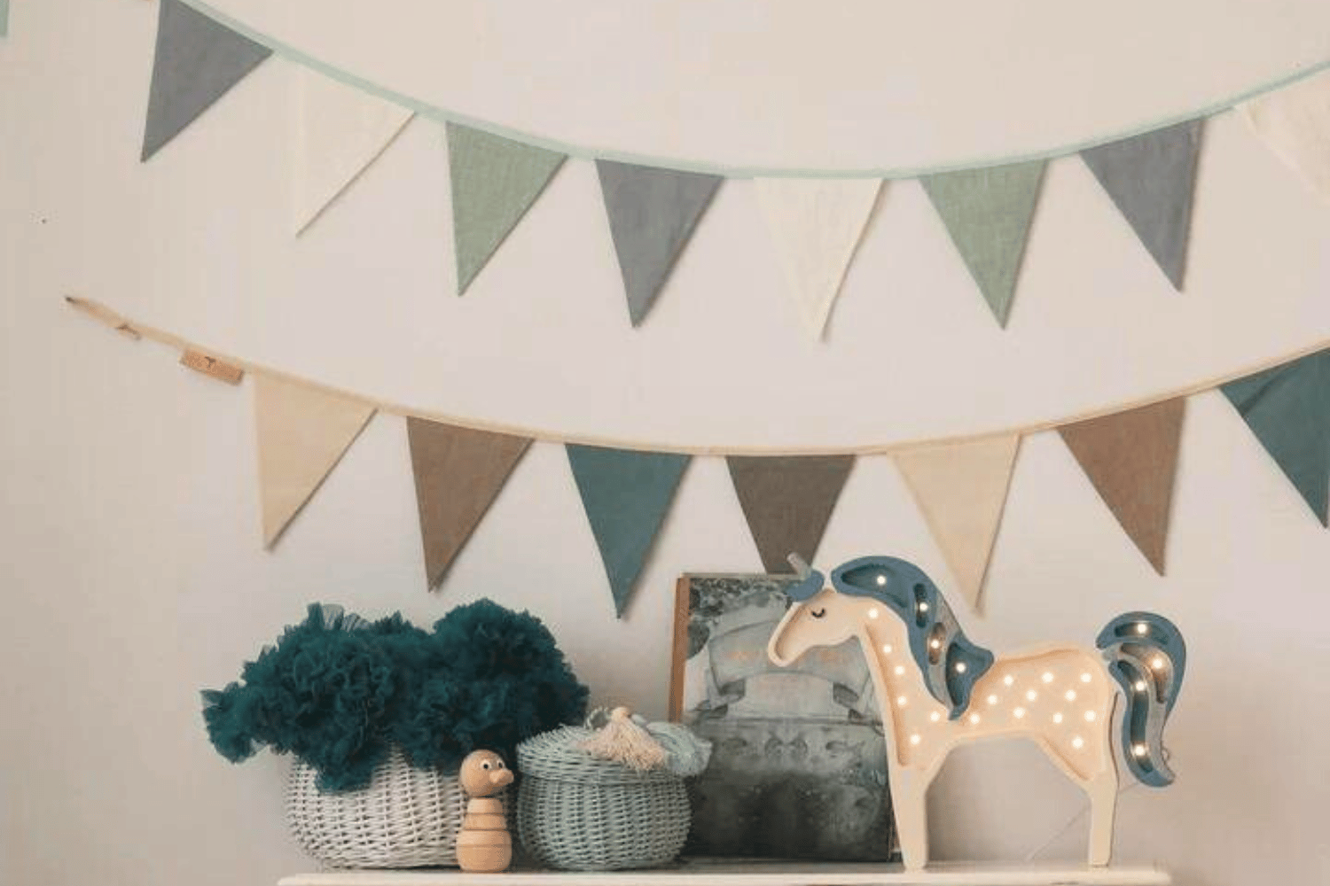 Mint Love Garland