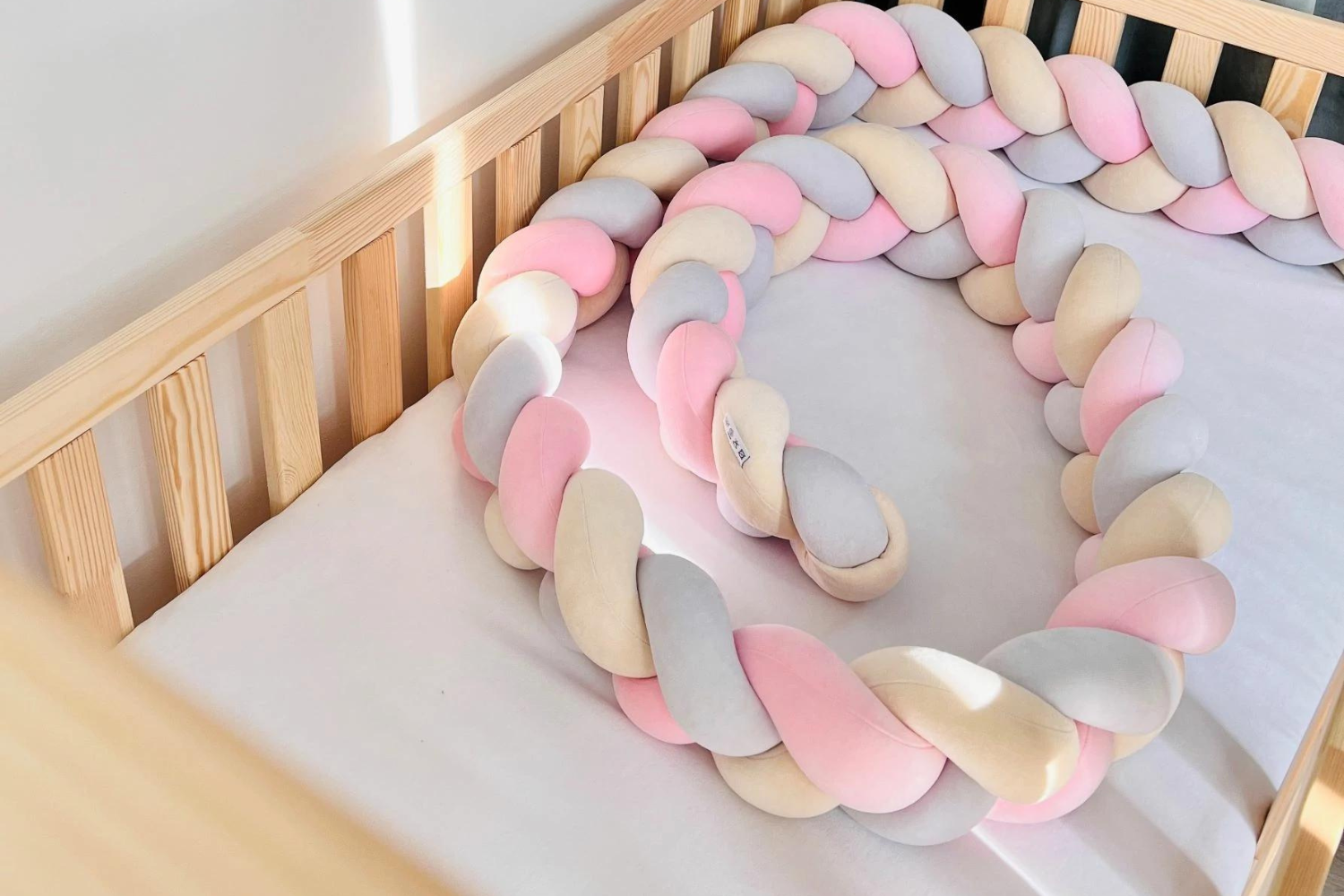 Almond, Pink & Light Grey Bed Bumper - 3 Ropes