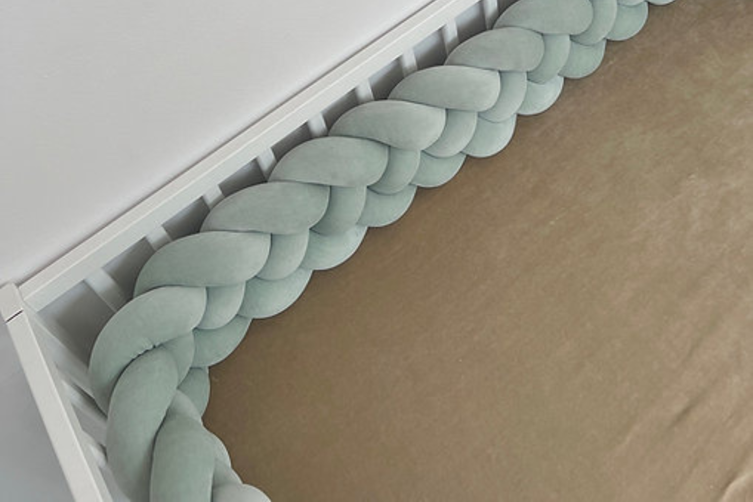 Sage Green Bed Bumper - 4 Ropes