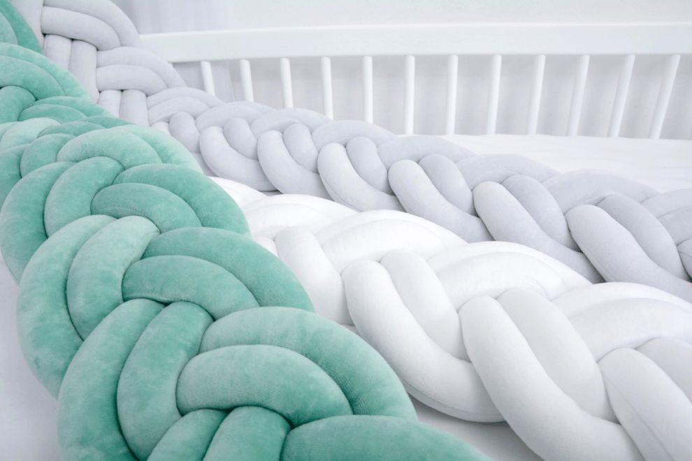 Tour de lit tressé vert d'eau pour bébé - ID Mômes