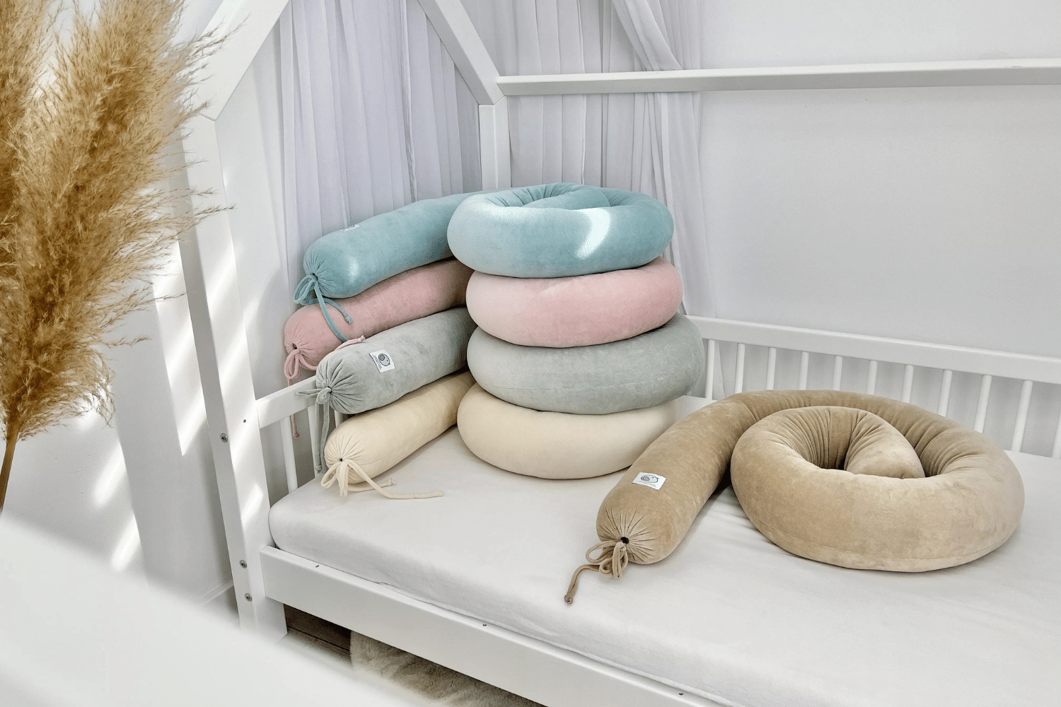 Powder Pink Bolster Bed Bumper 2m