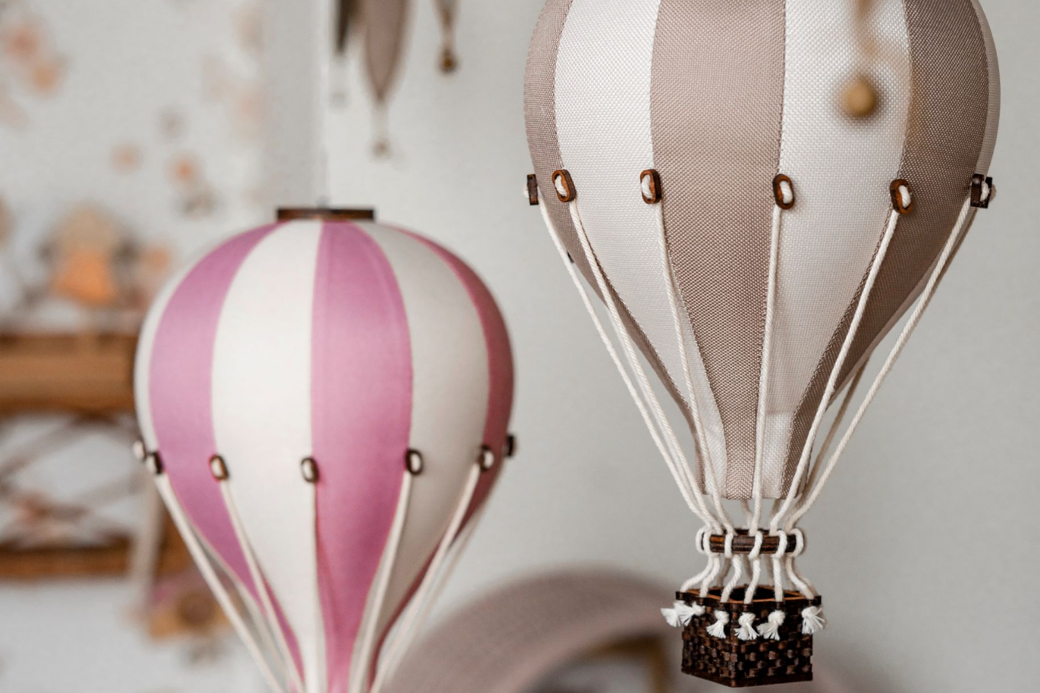 Beige & White Hot Air Balloon