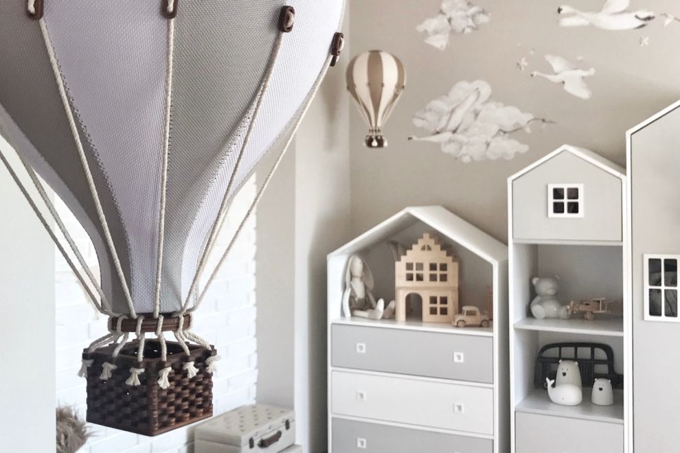 Montgolfière décorative gris clair à suspendre dans la chambre de bébé !