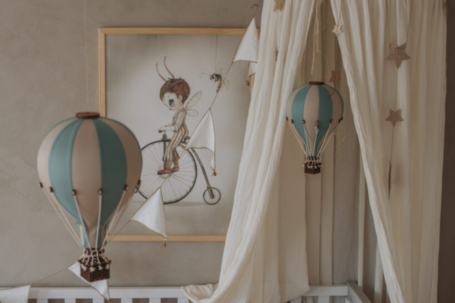 Baby Blue & Beige Hot Air Balloon