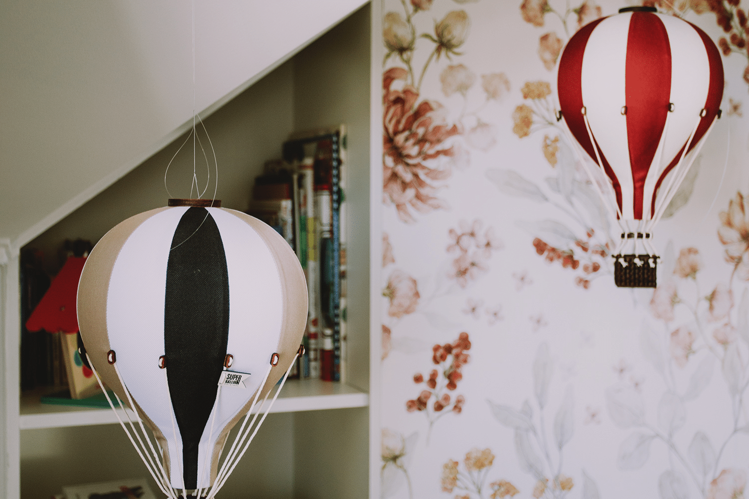 Red & White Hot Air Balloon