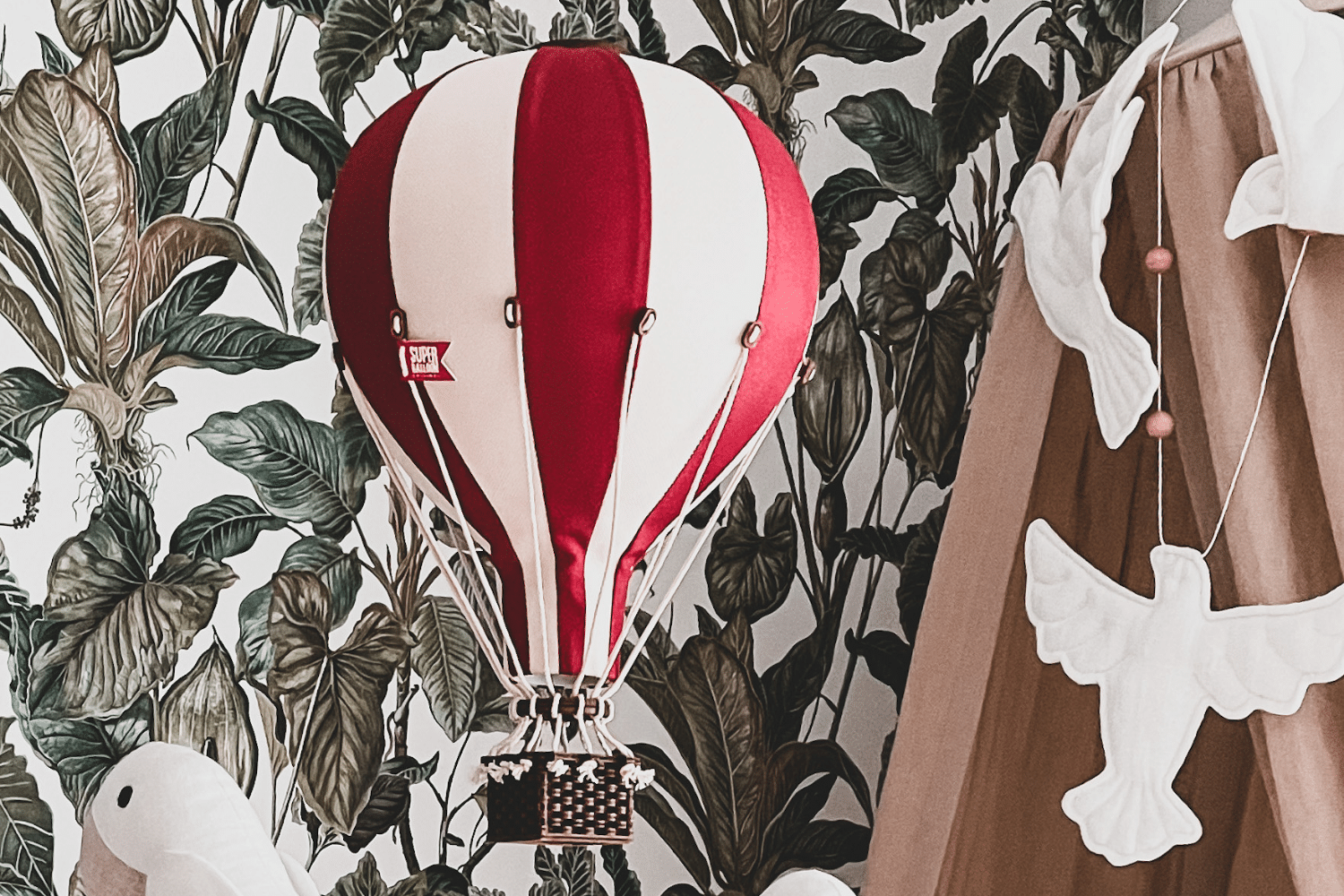 Red & White Hot Air Balloon